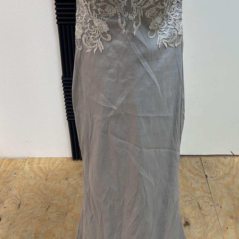 Elegant Gray Lace Evening Dress